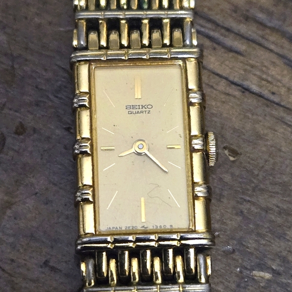 Seiko Gold Rectangular Watch - Picture 1 of 4
